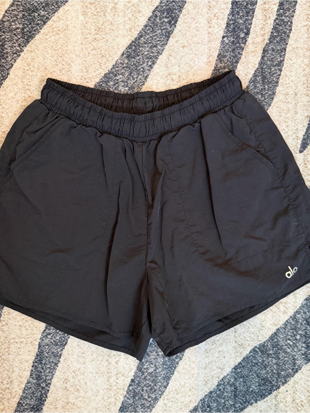 ALO Yoga Alumni Shorts Small Black